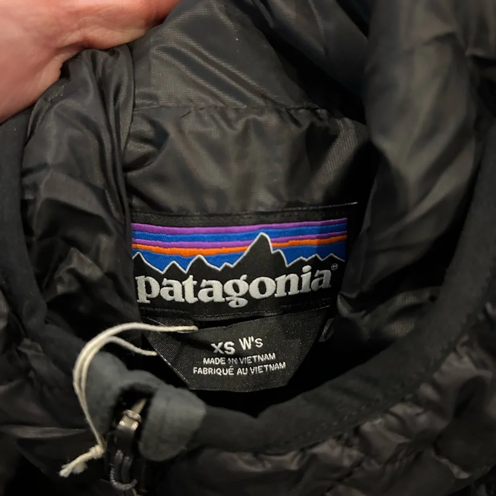 Patagonia Women's Nano Puffy Hoody Black Quilted Jacket - Picture 6 of 7
